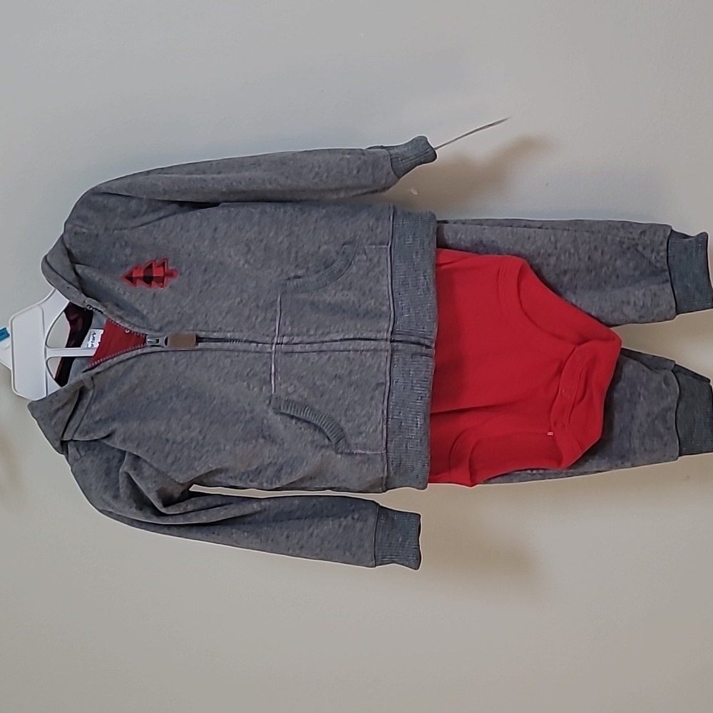 BNWT/ 3 PIECE SET CARTERS 24MON